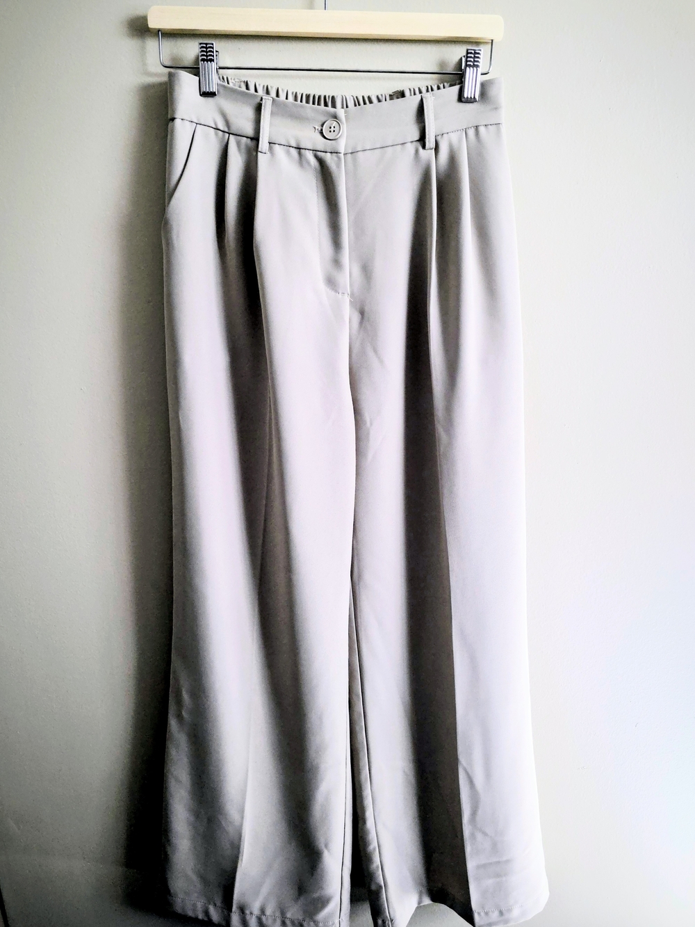 Wide Leg Pants in Light Gray